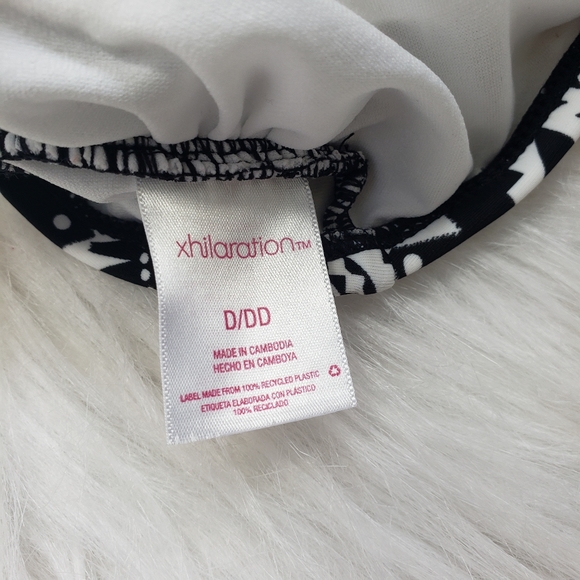 Xhilaration double strap criss cross bandeau top - Picture 8 of 8